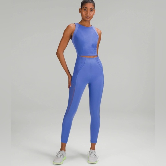 Lululemon Everlux and Mesh Super-High-Rise
Training Tight 25" - Picture 3 of 6